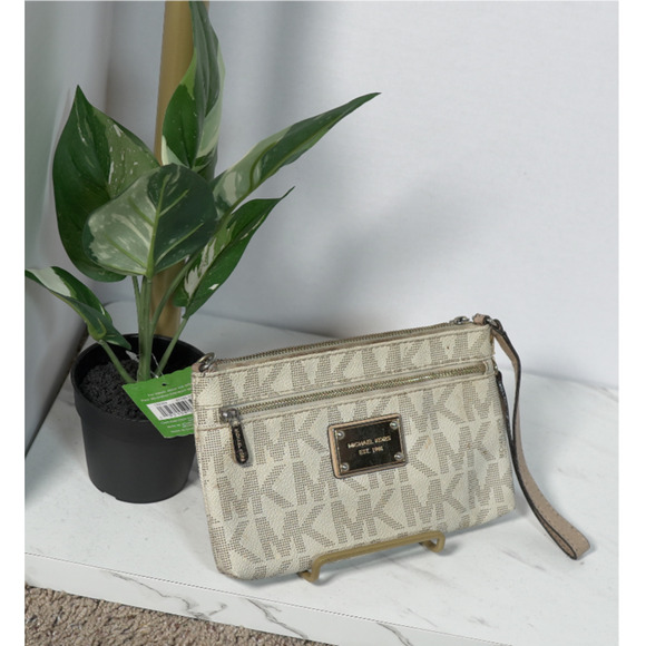 Michael Kors Jet Set Monogram Wristlet Wallet White Coated Canvas AV-1308 - Picture 1 of 14